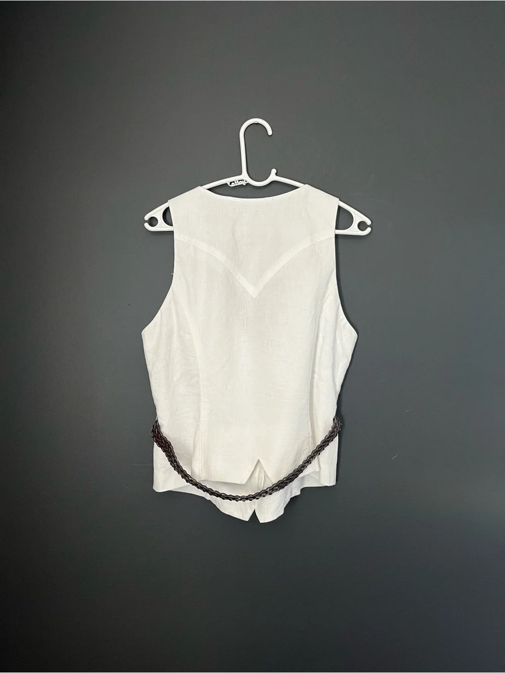 Vintage 90s Sharagano Studio White 100% Linen Button-Up Vest with Brown Belt